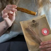 Mr. Bones Bull Pizzle — penis byczy suszony dla psa, naturalny kolagen, redukcja stresu