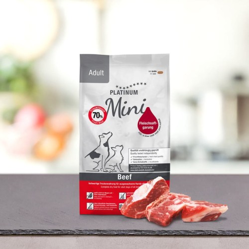PLATINUM Adult Beef Mini 900 g półwilgotna karma dla psa 70% świeżej wołowiny — opakowanie